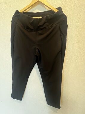 Avalanche Black Active Leggings